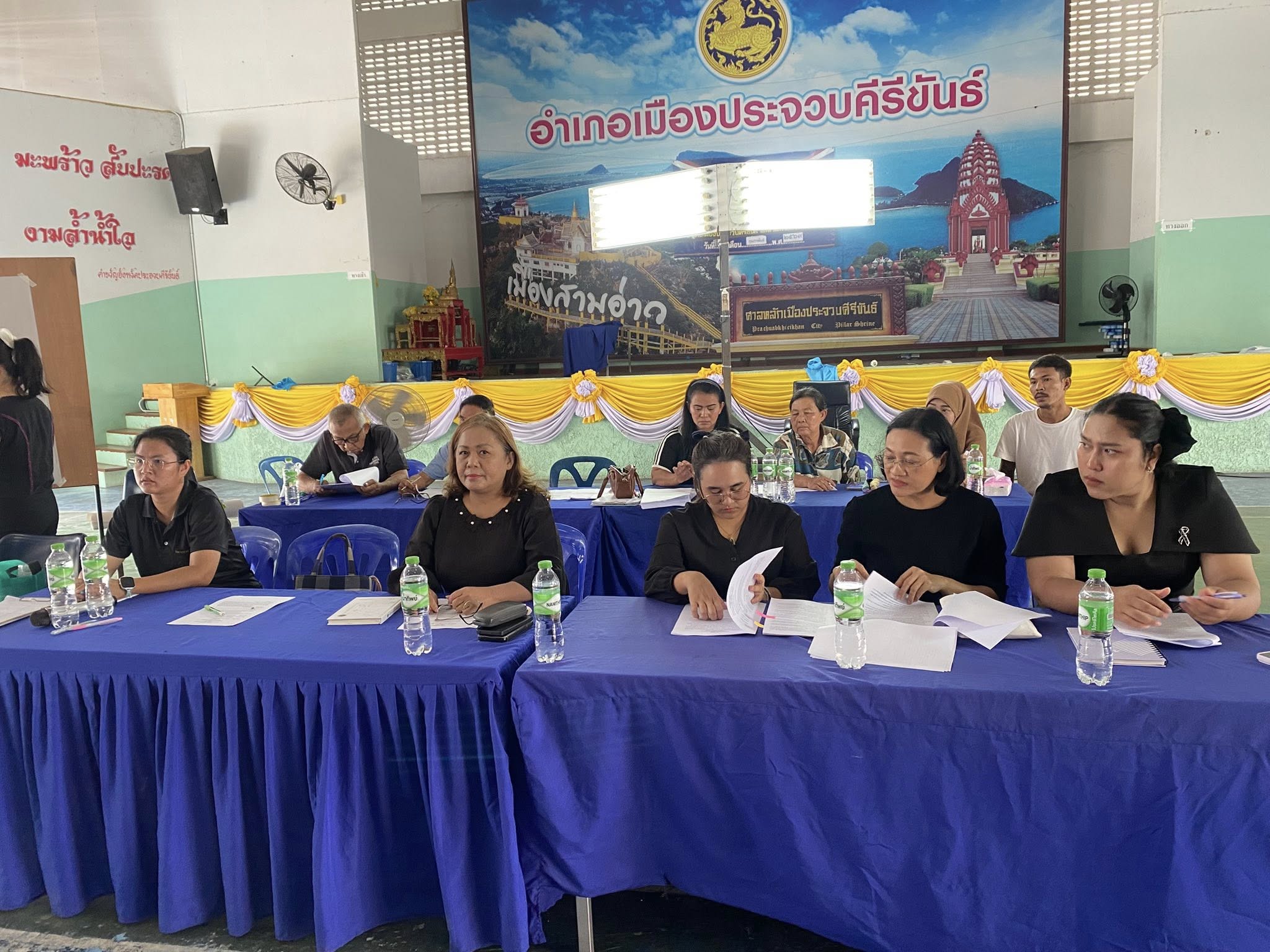 พช.เมืองประจวบคีรีขันธ์🌊🌼  จัดประชุมสมาชิกตลาดประชารัฐคนไทยยิ้ม ได้ริมอ่าวประจวบ ประจำปี 2569