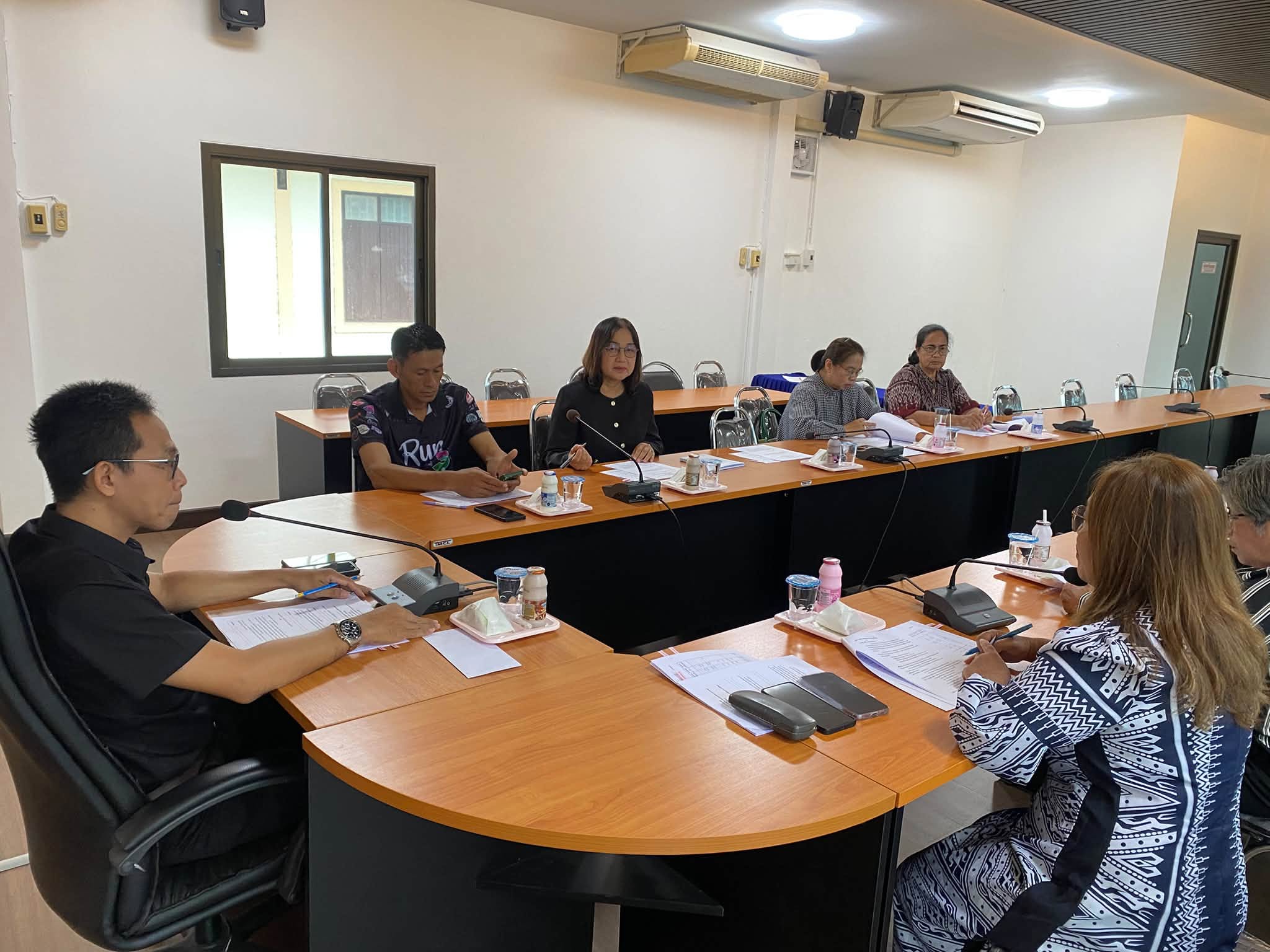พช.เมืองประจวบคีรีขันธ์🌊🌼 จัดประชุมคณะอนุกรรมการกลั่นกรองและติดตามการดำเนินงานกองทุนพัฒนาบทบาทสตรี ครั้งที่ 6/2569